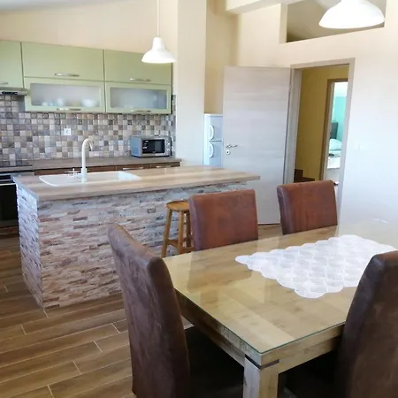 Mit Drei Schlafzimmern Und Meerblick By Interhome Daire