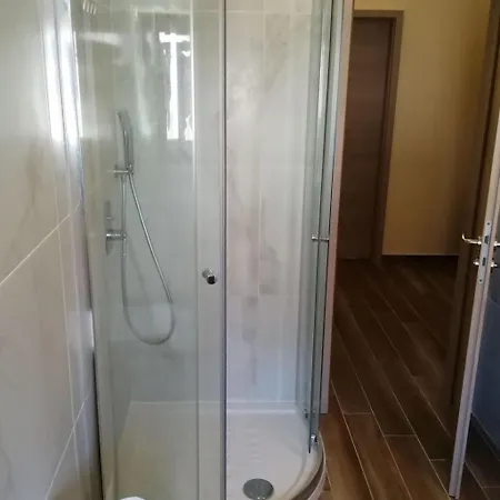 Apartman Mit Drei Schlafzimmern Und Meerblick By Interhome