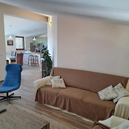 Daire Mit Drei Schlafzimmern Und Meerblick By Interhome Medulin